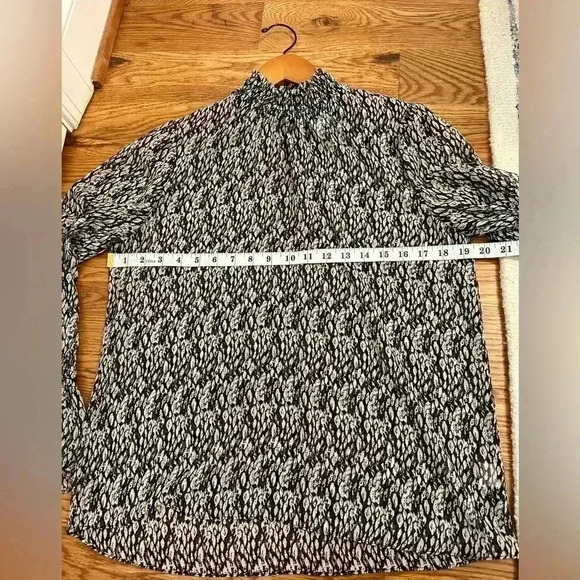 MISA Los Angeles Giana Smock Neck Top In Black White Snake Medium - Picture 12 of 13